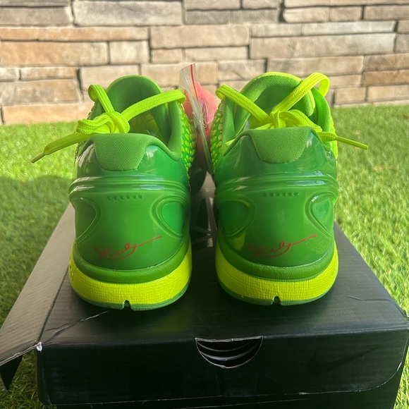 Kobe 6 grinches - Picture 3 of 4